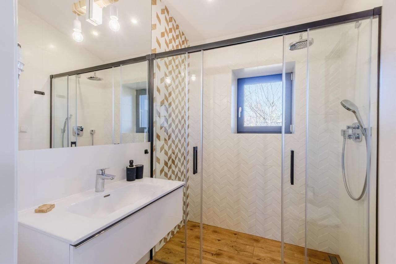 Rezydencja Ornak 5 - Stylowe Apartamenty Z Balkonami I Jacuzzi, 5 Min Pieszo Do Krupowek, Izby Podhalanskie Zakopane Exterior foto